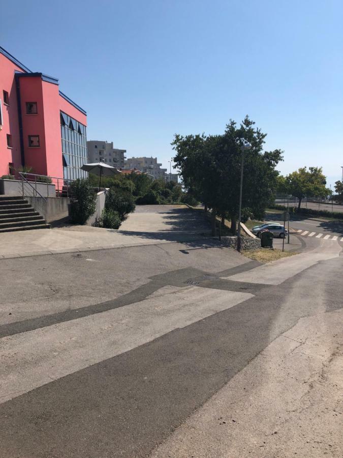 Hostel Ceska Beseda Rijeka Luaran gambar